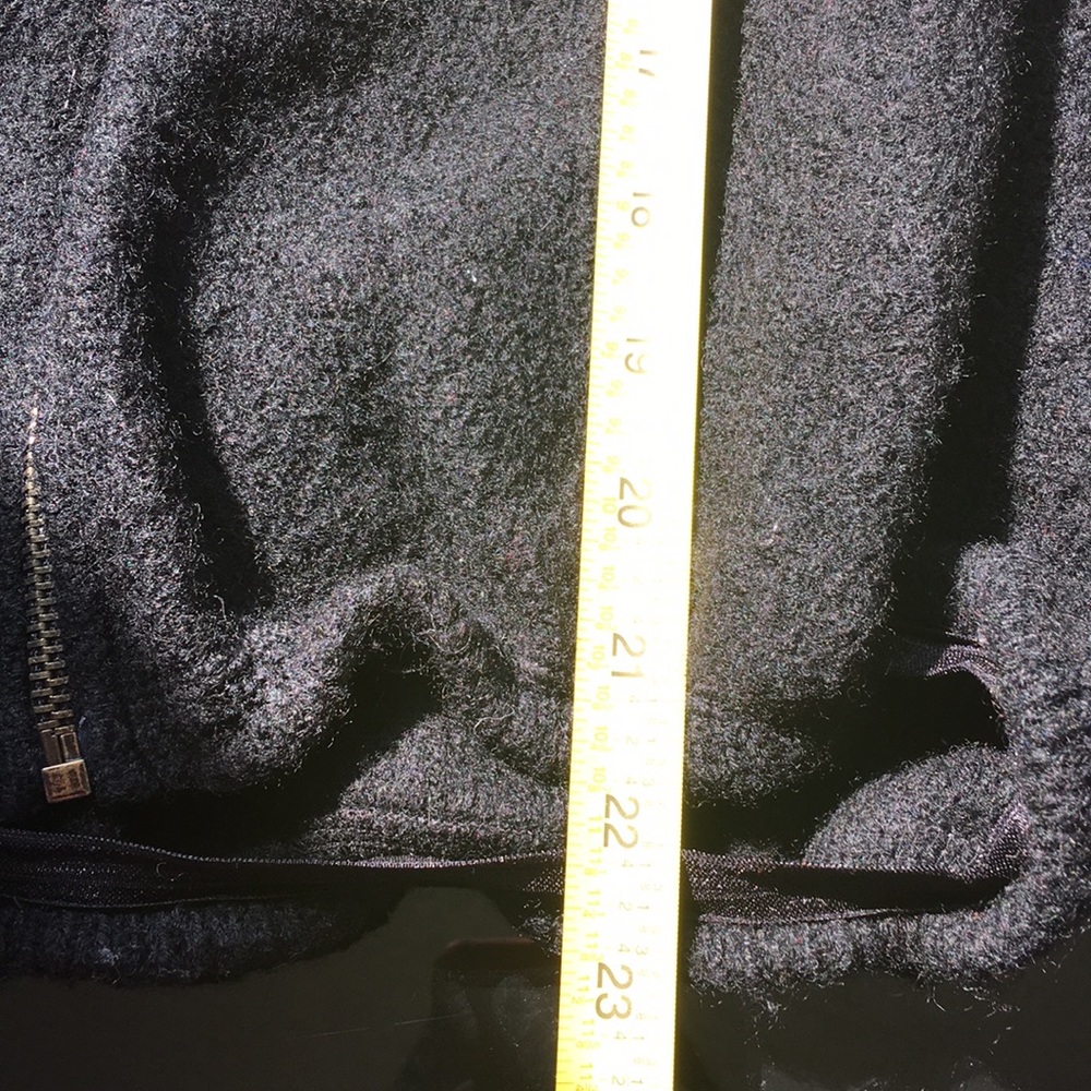 Wool cocoon puff sleeve black zip up cardigan - Picture 7 of 7
